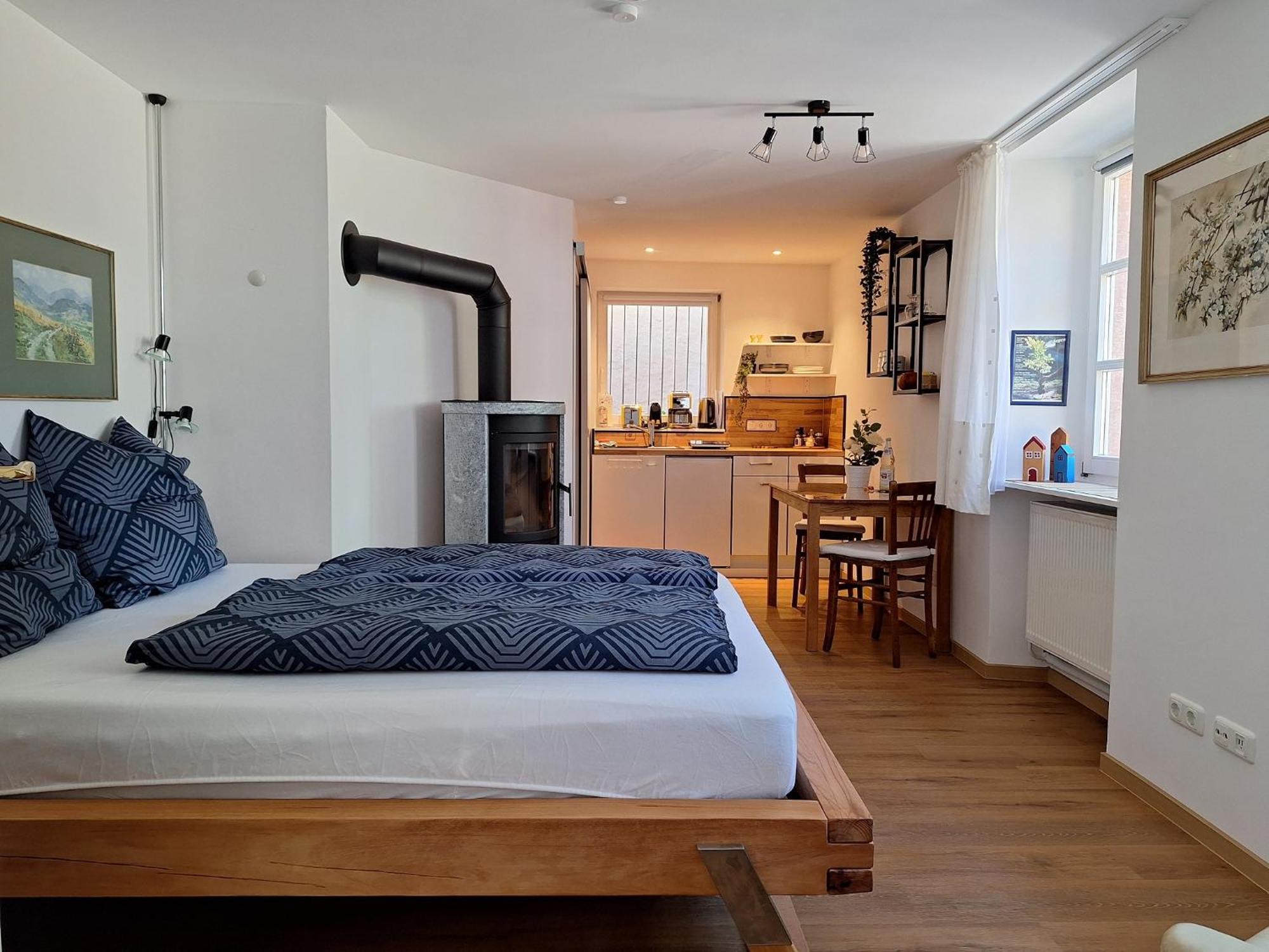 Annette Faust Apartment *